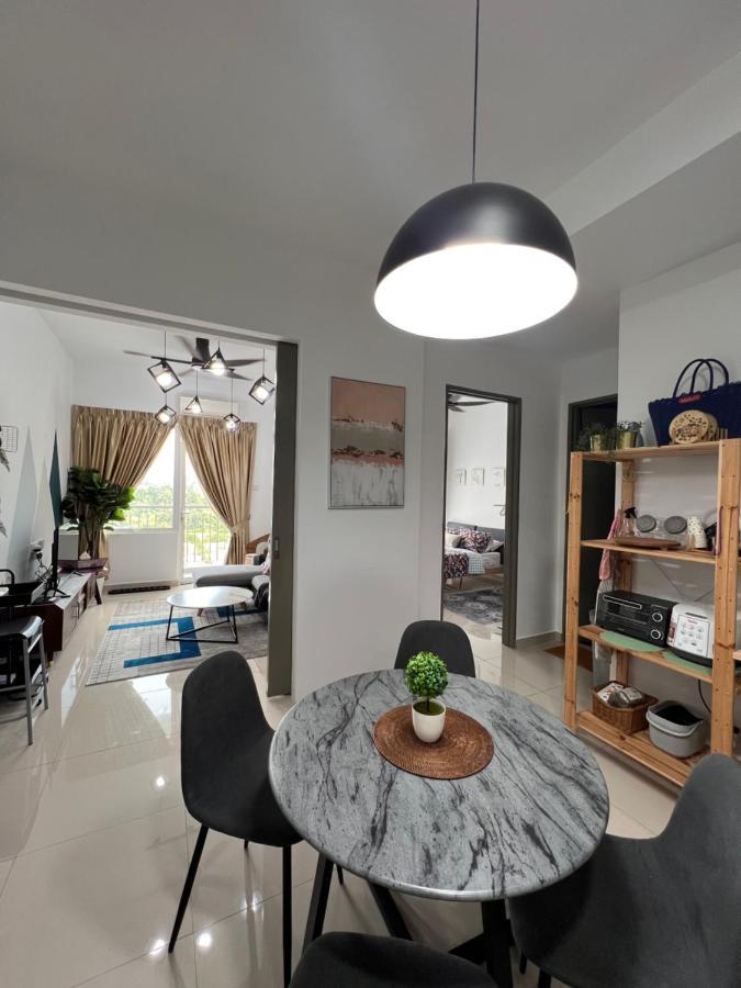 Urban Gateway Homestay# Bangi#wifi 300mbps#netflix * Kampong Tangkas