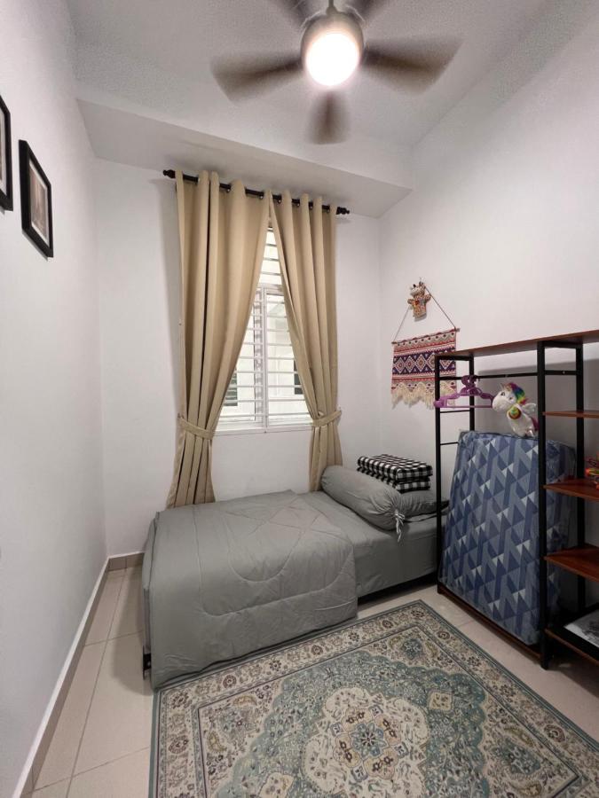 Urban Gateway Homestay# Bangi#wifi 300mbps#netflix Apartment