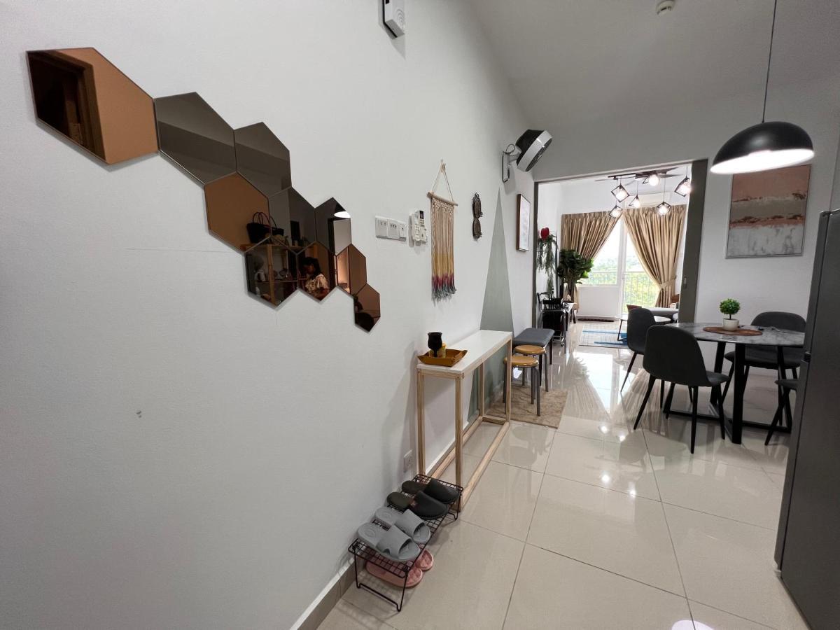 Urban Gateway Homestay# Bangi#wifi 300mbps#netflix Apartment Kampong Tangkas
